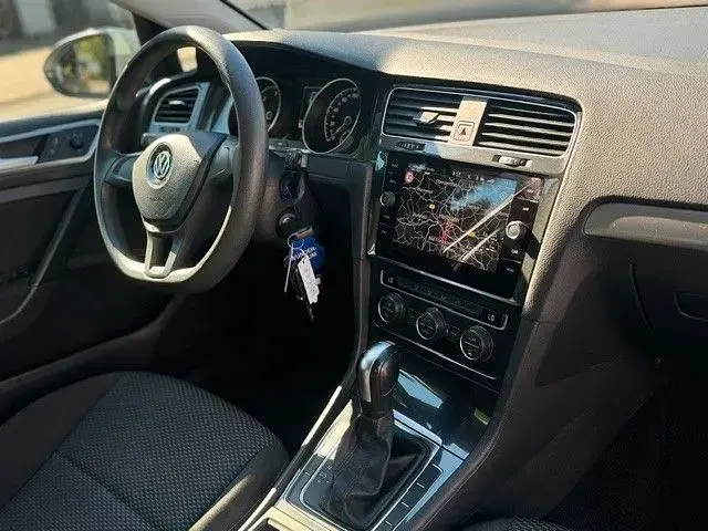 Gebraucht VW Golf VII Trendline 116 PS (85 kW) 2017 Weiß Limousine