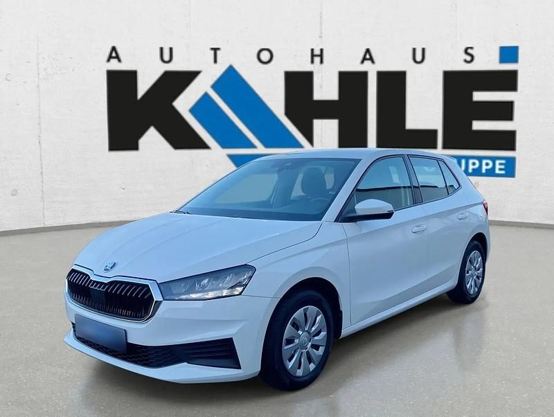 Gebraucht Skoda Fabia Ambition 65 PS (47 kW) 2022 Candyweiß Limousine