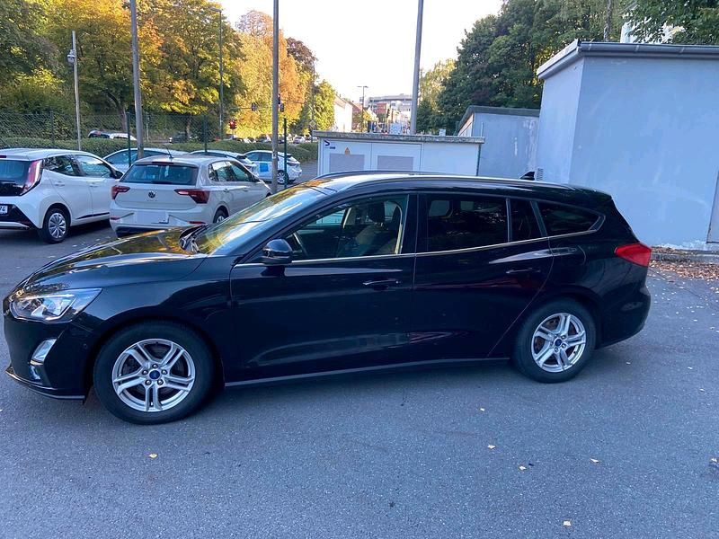 Gebraucht Ford Focus 120 PS (88 kW) 2020 Schwarz Kombi