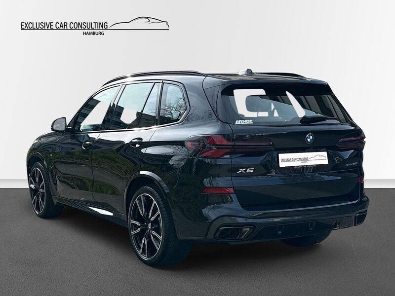 Gebraucht BMW X5 Sport Line 381 PS (280 kW) 2024 Black sapphire metallic SUV