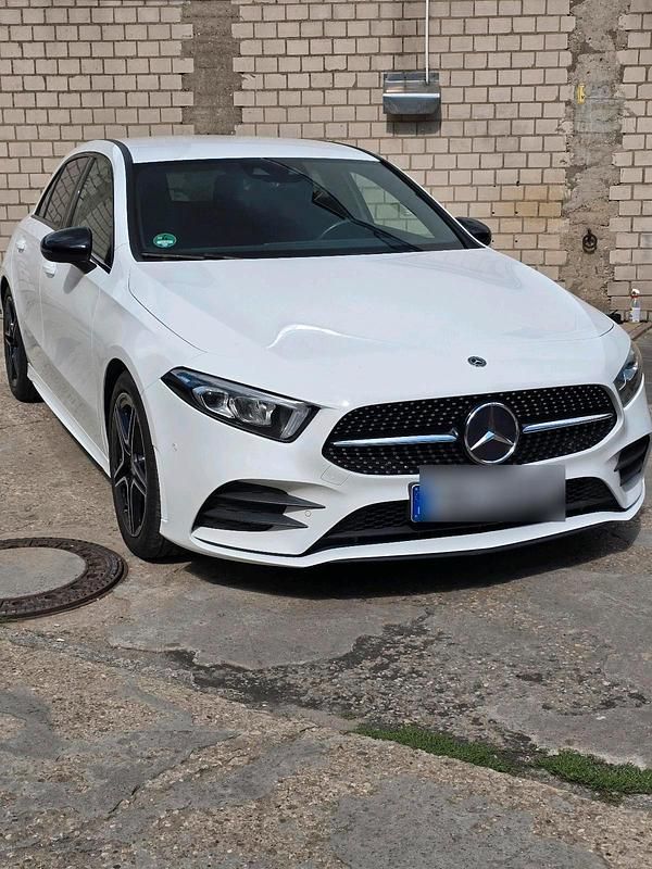 Weiß Gebraucht 2019 Mercedes A220 AMG Kleinwagen | 22.999 € (Fairer Preis) - Bild 1/4