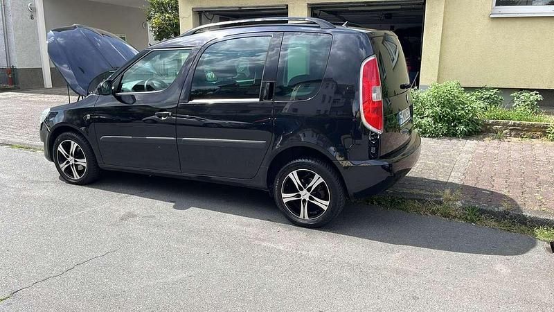 Gebraucht 2011 Skoda Roomster Plus Edition Van / Kleinbus | 1.799 € (Fairer Preis) - Bild 1/4