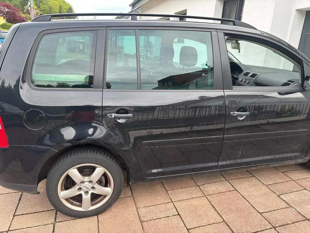 Gebraucht VW Touran 115 PS (84 kW) 2006 Schwarz Van / Kleinbus