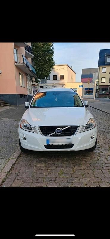 Weiß Gebraucht 2010 Volvo XC60 SUV | 9.900 € (Fairer Preis) - Bild 1/4