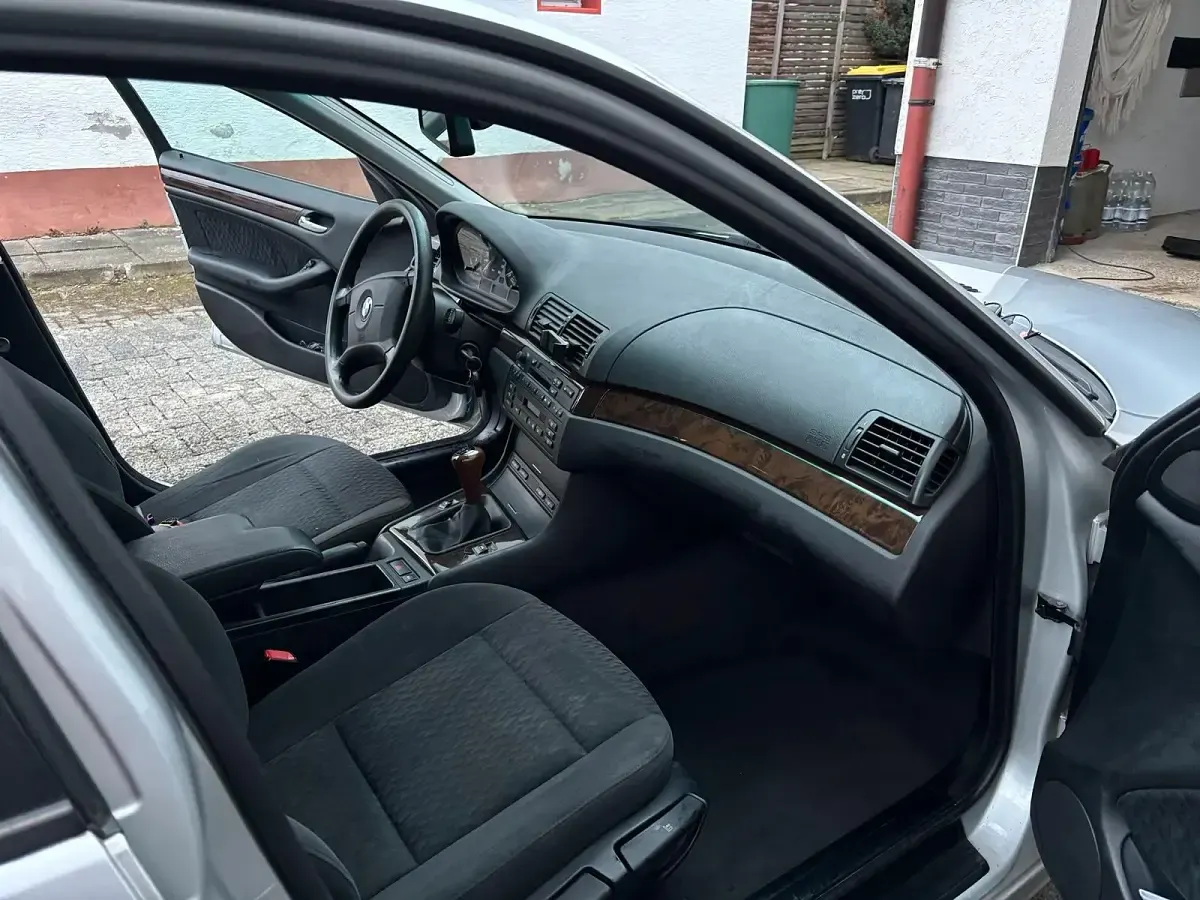 Gebraucht BMW 318 1999 Silber Limousine