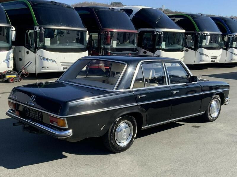 Gebraucht Mercedes W115 54 PS (39 kW) 1973 Schwarz Limousine
