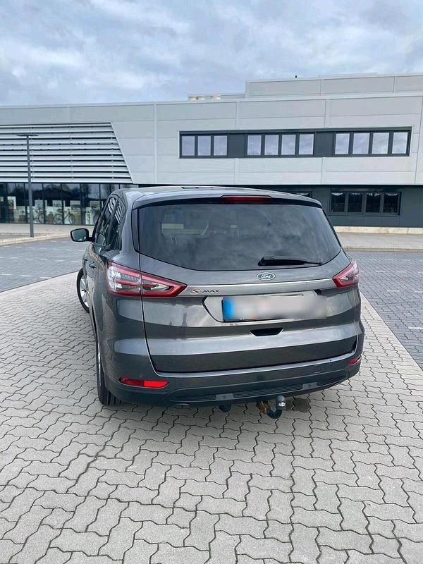 Gebraucht Ford S-MAX Titanium 150 PS (110 kW) 2016 Grau Van / Kleinbus