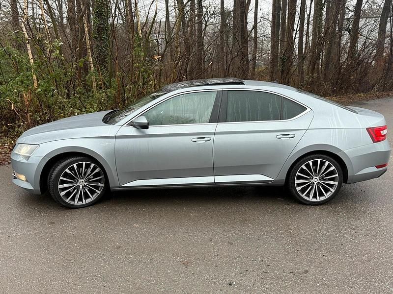 Gebraucht Skoda Superb LAURIN & KLEMENT 190 PS (139 kW) 2015 Grau Limousine