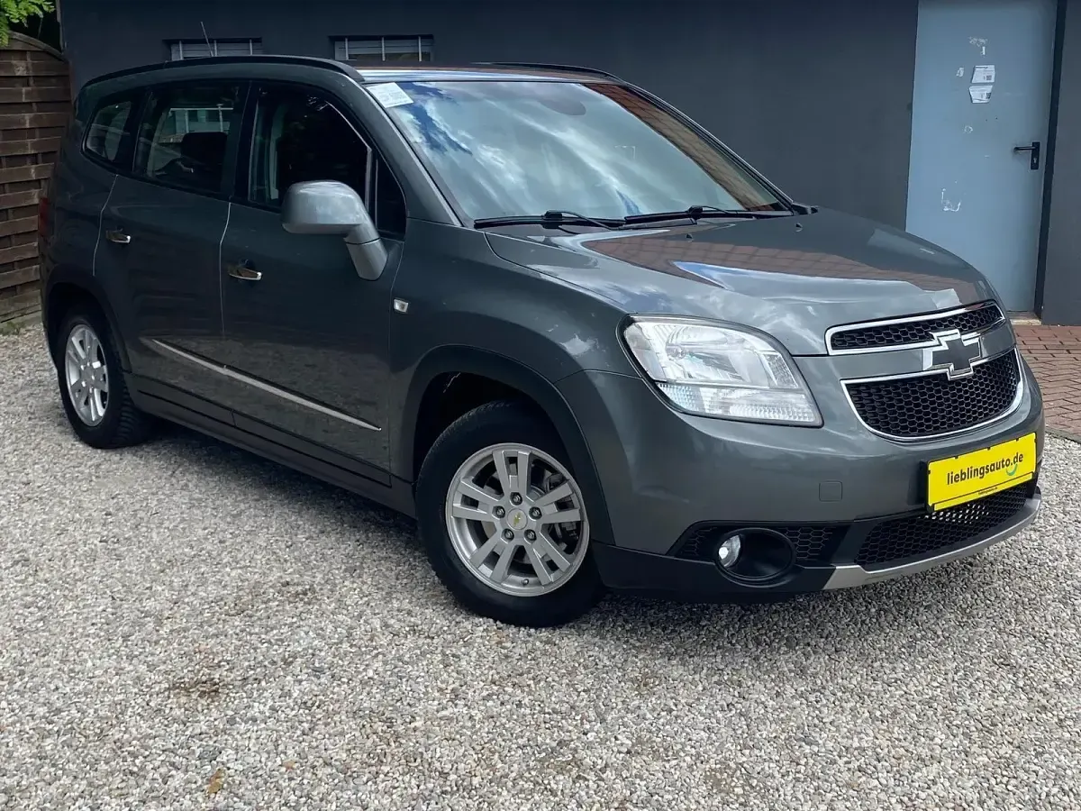 Gebraucht Chevrolet Orlando LT 141 PS (103 kW) 2011 Grau Van / Kleinbus