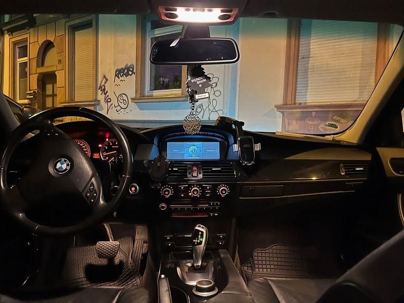 Schwarz Gebraucht 2007 BMW 525 Limousine | 6.300 € (Fairer Preis) - Bild 1/4