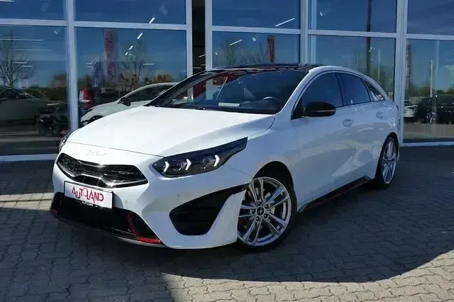 Używany Kia ProCeed GT 204 KM (150 kW) 2022 Biały Kombi