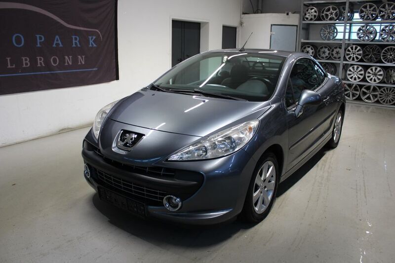 Grau Gebraucht 2008 Peugeot 207 CC Sport Cabrio | 3.199 € (Etwas zu teuer) - Bild 1/4