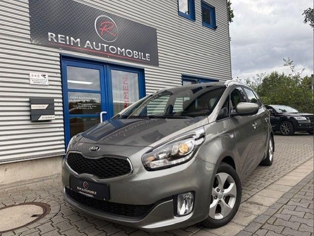 Titanium silver Gebraucht 2015 Kia Carens Edition 7 Van / Kleinbus | 8.950 € (Etwas zu teuer) - Bild 1/4