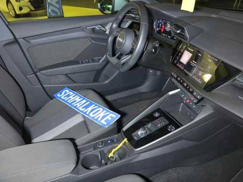 Gebraucht Audi A3 Ambiente 150 PS (110 kW) 2022 Floret silver (metallic) Kombi