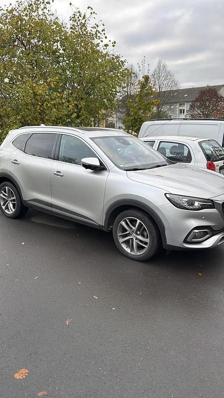 Silber Gebraucht 2022 MG EHS Luxury SUV | 17.499 € - Bild 1/1