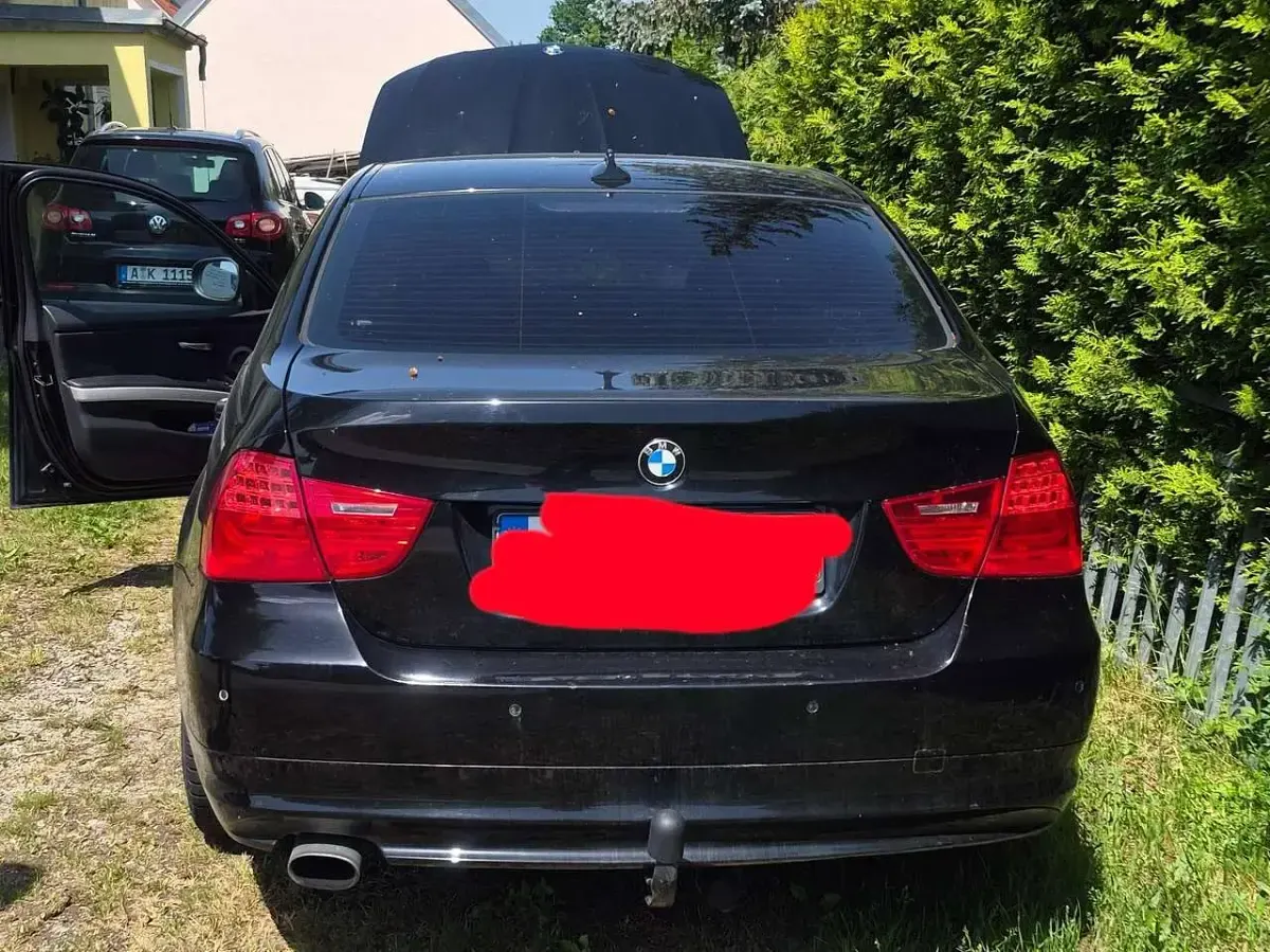 Gebraucht BMW 320 170 PS (125 kW) 2009 Schwarz Limousine