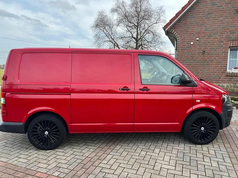 Gebraucht VW Transporter 102 PS (75 kW) 2013 Rot Van