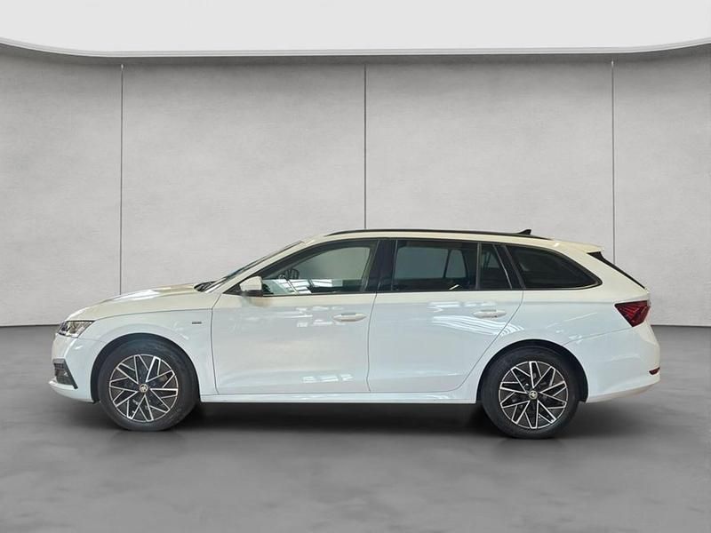 Gebraucht Skoda Octavia Clever 150 PS (110 kW) 2022 Weiß Kombi