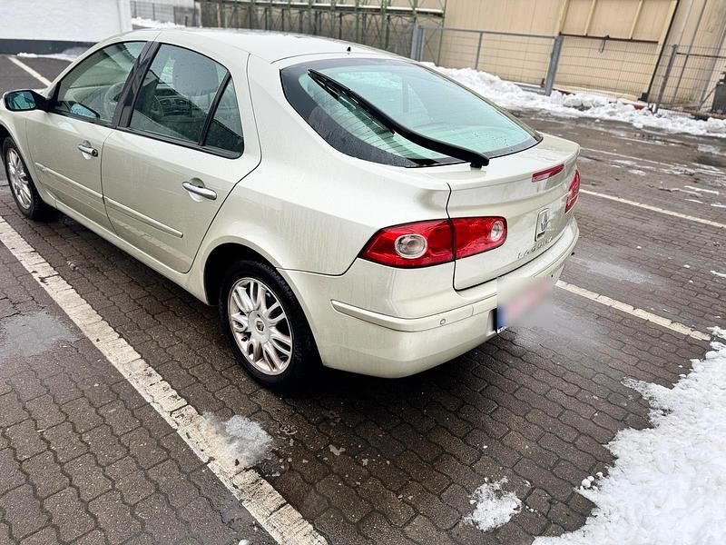 Gebraucht Renault Laguna II 135 PS (99 kW) 2006 Gold Limousine