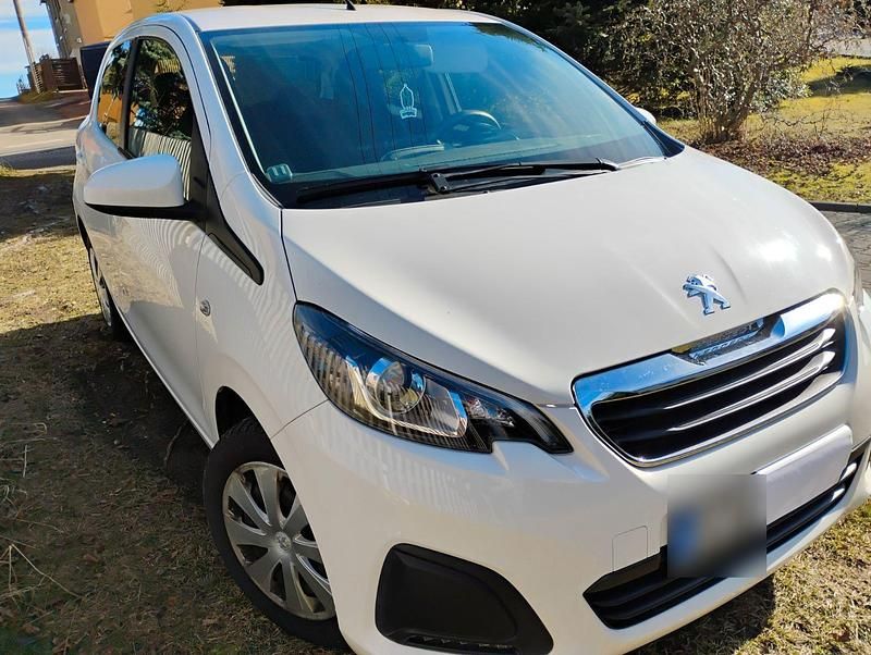 Gebraucht Peugeot 108 Active 72 PS (52 kW) 2019 Weiß Kleinwagen
