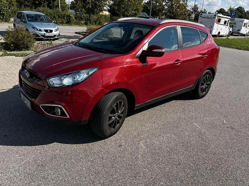 Rot Gebraucht 2011 Hyundai ix35 SUV | 7.950 € (Fairer Preis) - Bild 1/4