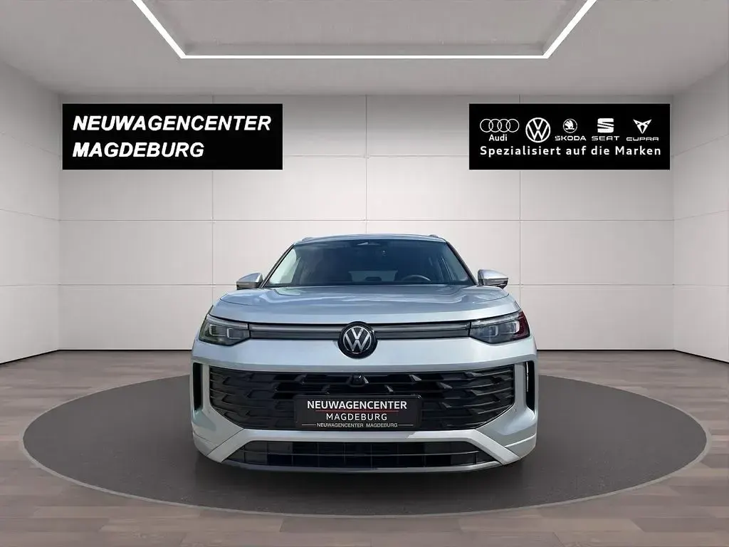 Gebraucht VW Tayron Life 150 PS (110 kW) 2025 Oyster silver metallic SUV