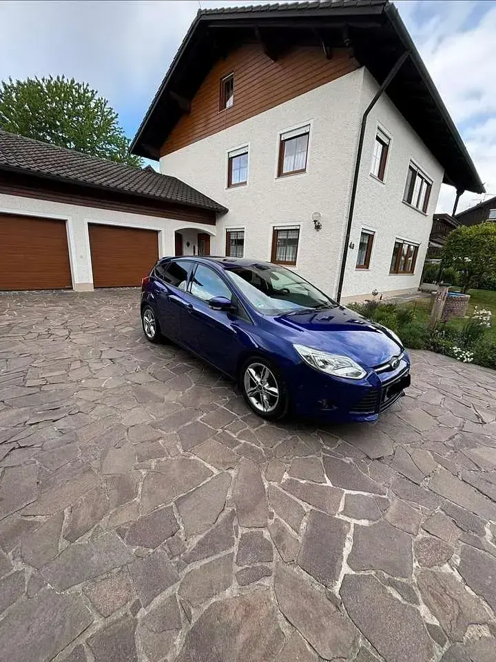 Gebraucht Ford Focus SYNC Edition 116 PS (85 kW) 2014 Blau Limousine