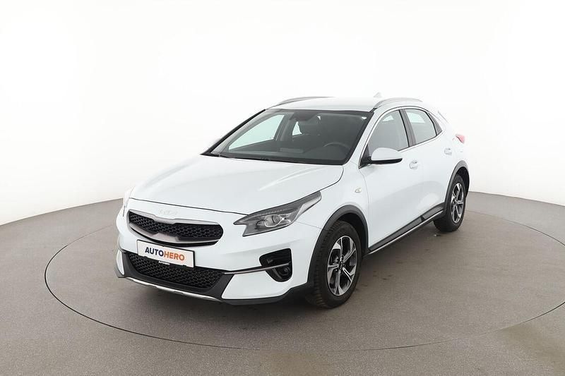 Weiß Gebraucht 2022 Kia XCeed Motion SUV | 17.200 € - Bild 1/3
