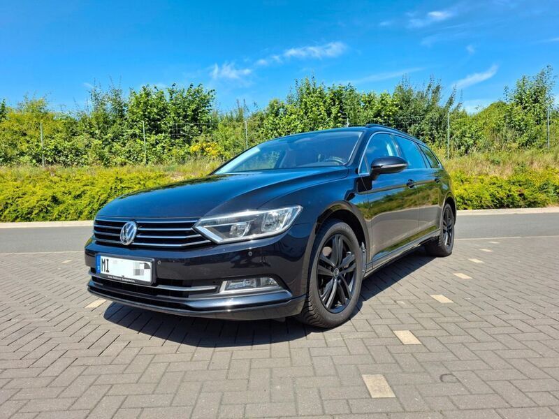 Schwarz Gebraucht 2017 VW Passat Kombi | 15.700 € (Fairer Preis) - Bild 1/4