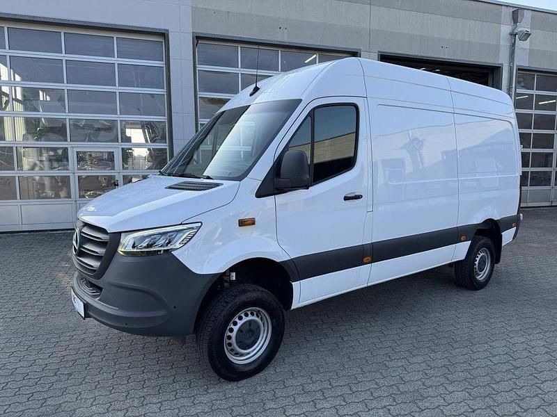 Weiß Gebraucht 2023 Mercedes Sprinter Van | 59.381 € - Bild 1/4