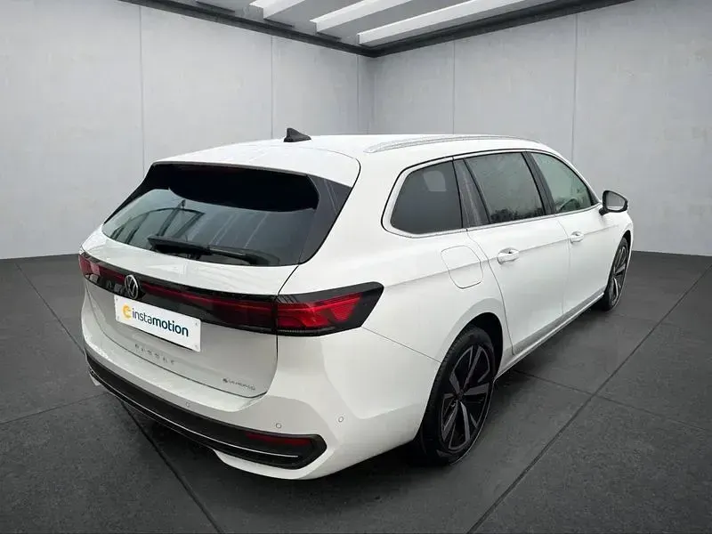 Gebraucht VW Passat 204 PS (150 kW) 2026 Weiß Kombi