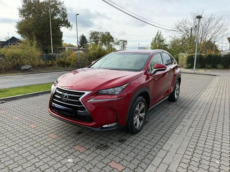 Gebraucht Lexus NX300 E-FOUR Luxury Line 197 PS (144 kW) 2017 Rot SUV