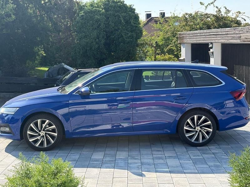 Blau Gebraucht 2020 Skoda Octavia Kombi | 15.500 € (Fairer Preis) - Bild 1/4