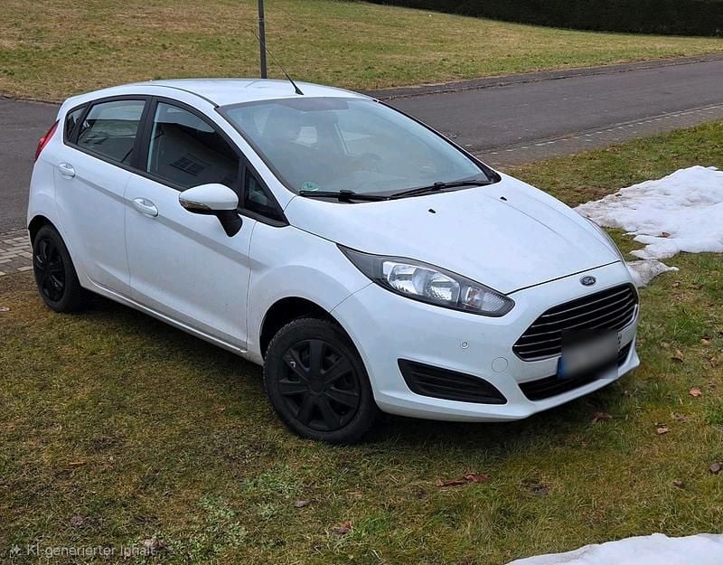 Weiß Gebraucht 2014 Ford Fiesta SYNC Edition Kleinwagen | 3.900 € (Fairer Preis) - Bild 1/4