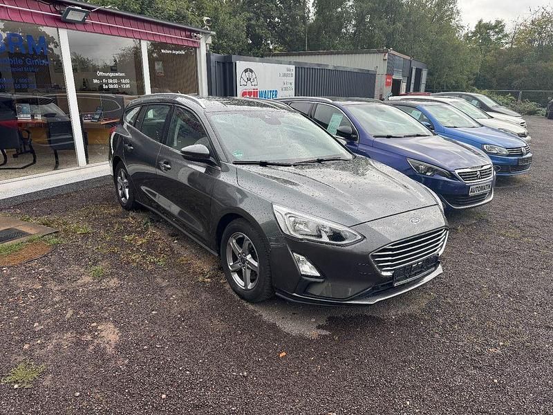 Grau Gebraucht 2020 Ford Focus Limousine | 14.950 € (Guter Preis) - Bild 1/4