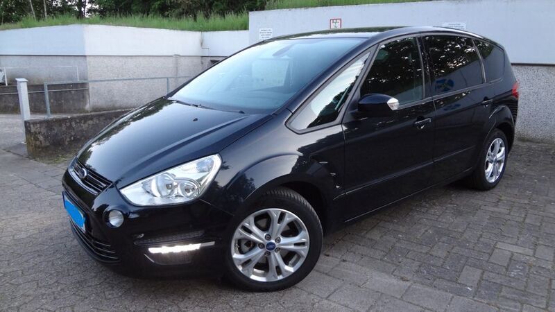 Schwarz Gebraucht 2014 Ford S-MAX Business Edition Van / Kleinbus | 11.800 € (Teuer) - Bild 1/4