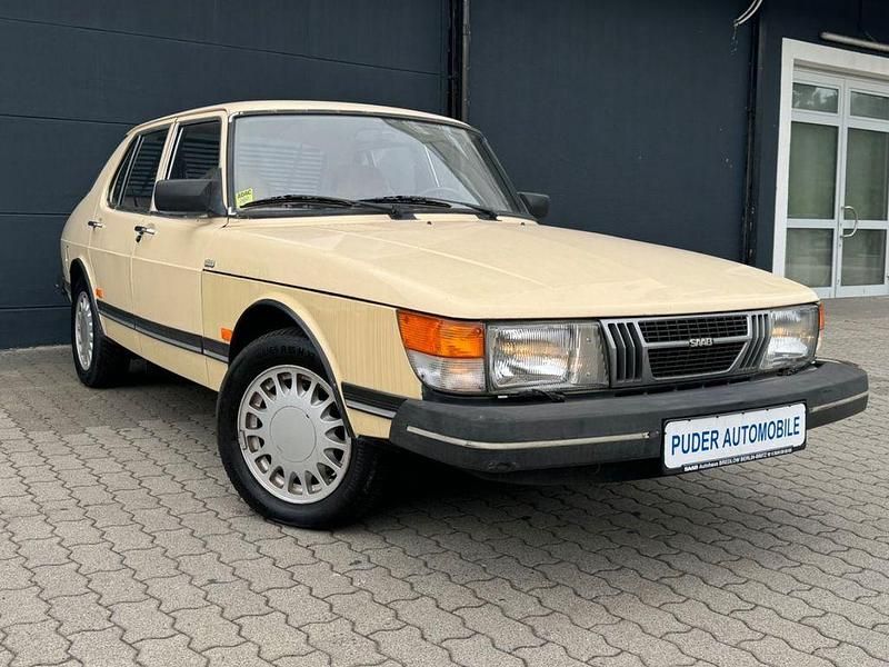 Second-hand Saab 900 101 CP (74 kW) 1983 Bej Berlinǎ