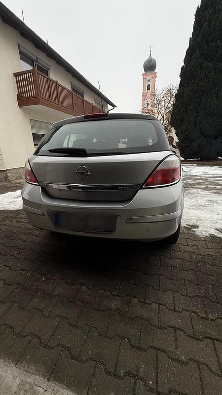 Gebraucht Opel Astra 101 PS (74 kW) 2004 Silber Kombi