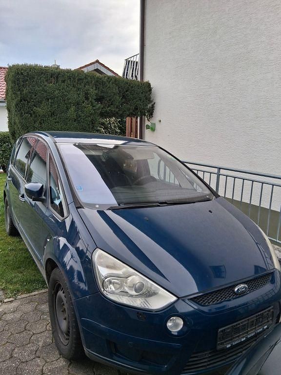 Gebraucht Ford S-MAX Titanium 140 PS (102 kW) 2009 Blau Van / Kleinbus
