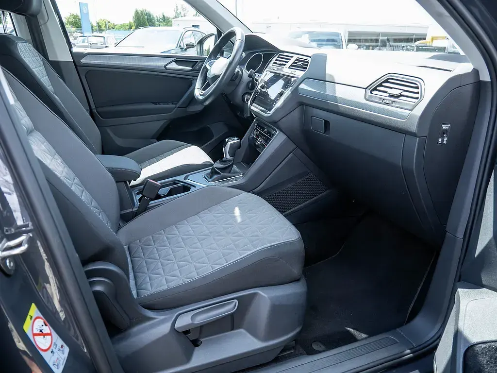 Gebraucht VW Tiguan Life 150 PS (110 kW) 2022 Grau SUV