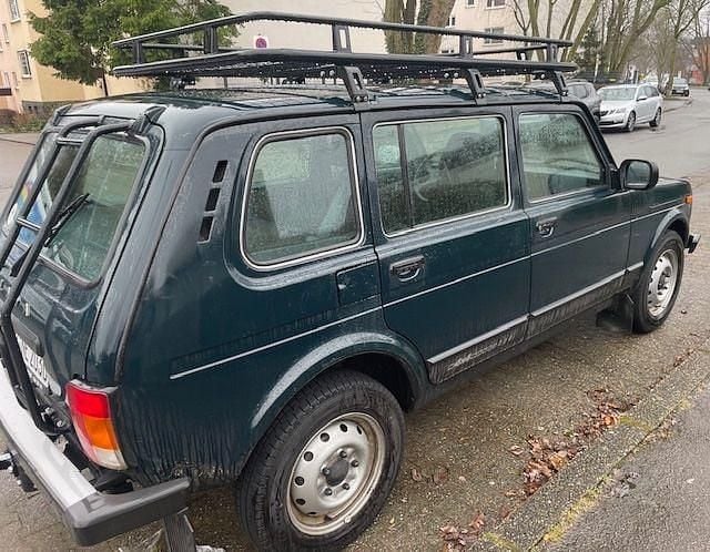 Gebraucht Lada niva 83 PS (61 kW) 2019 Grün SUV