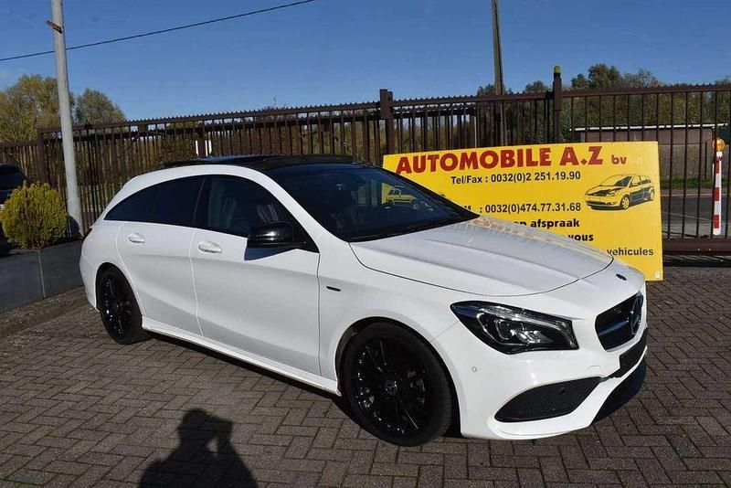 Weiß Gebraucht 2019 Mercedes CLA200 AMG line Limousine | 17.500 € (Guter Preis) - Bild 1/4