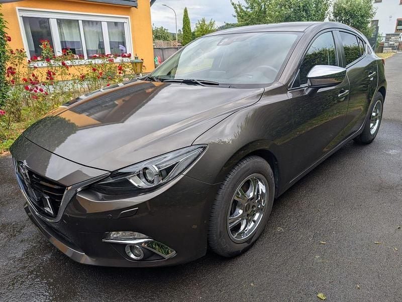 Grau Gebraucht 2014 Mazda 3 Sports-Line Limousine | 11.500 € (Guter Preis) - Bild 1/4