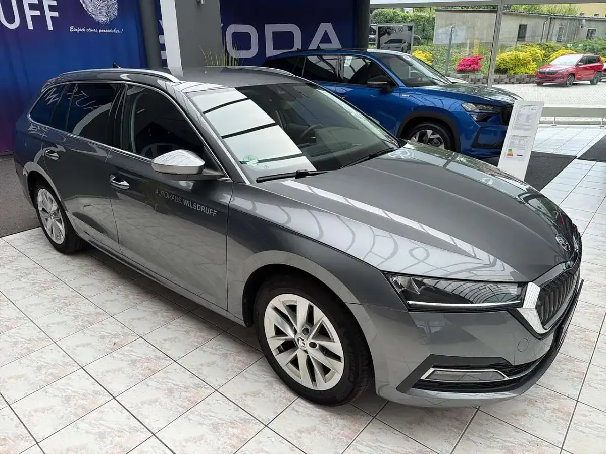 Gebraucht Skoda Octavia Style 150 PS (110 kW) 2024 Graphitegrau Kombi