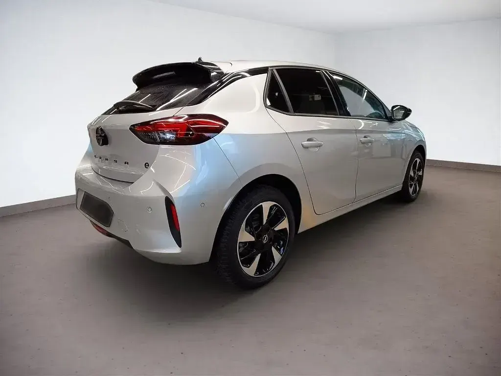 Gebraucht Opel Corsa-e 100 kW (136 PS) 2025 Kristall silber Kleinwagen