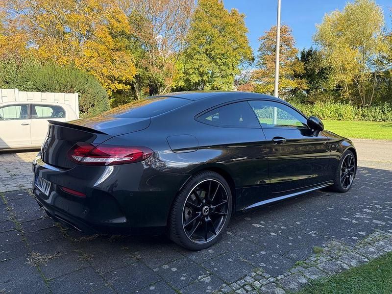 Schwarz Gebraucht 2022 Mercedes C180 AMG Cabrio | 34.900 € (Fairer Preis) - Bild 1/4
