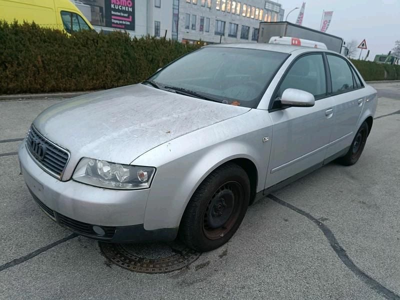 Silber Gebraucht 2002 Audi A4 Limousine | 290 € (Superpreis) - Bild 1/4