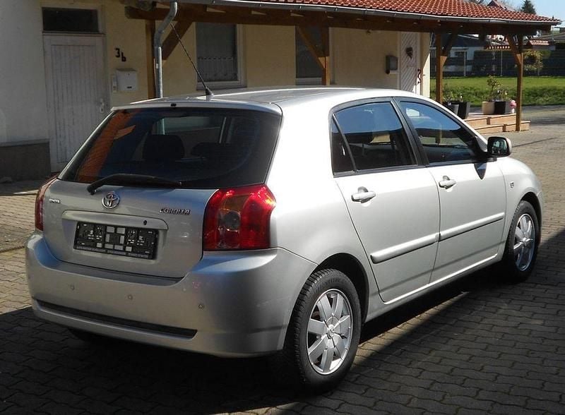 Gebraucht Toyota Corolla Edition 97 PS (71 kW) 2006 Silber Limousine