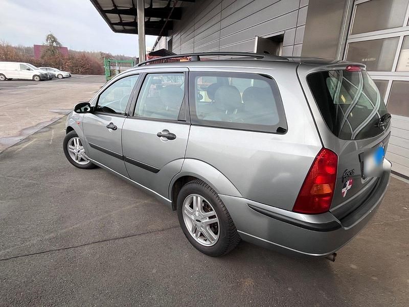 Gebraucht Ford Focus 115 PS (84 kW) 2004 Grau Kombi