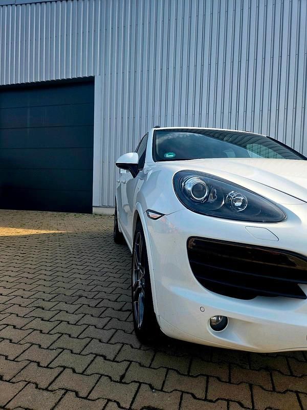 Gebraucht Porsche Cayenne 245 PS (180 kW) 2012 Weiß SUV
